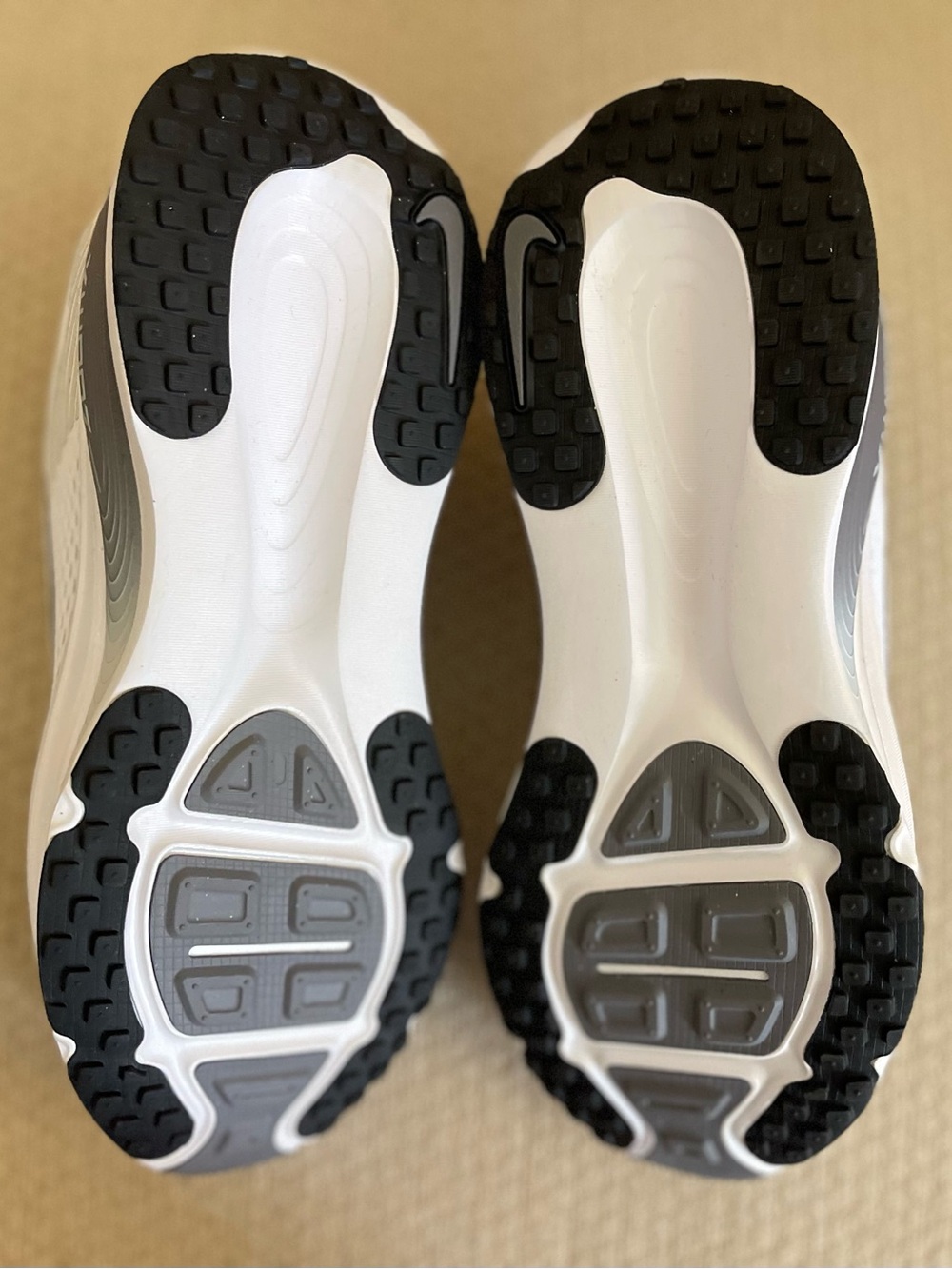 Size 11 - Nike Vomero 18 TB White Gunsmoke Running Shoes IB4033-109 Men’s NEW - Picture 7 of 10